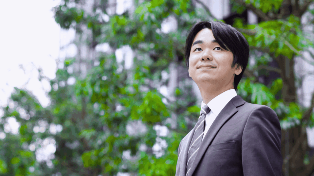 胸を張る士業